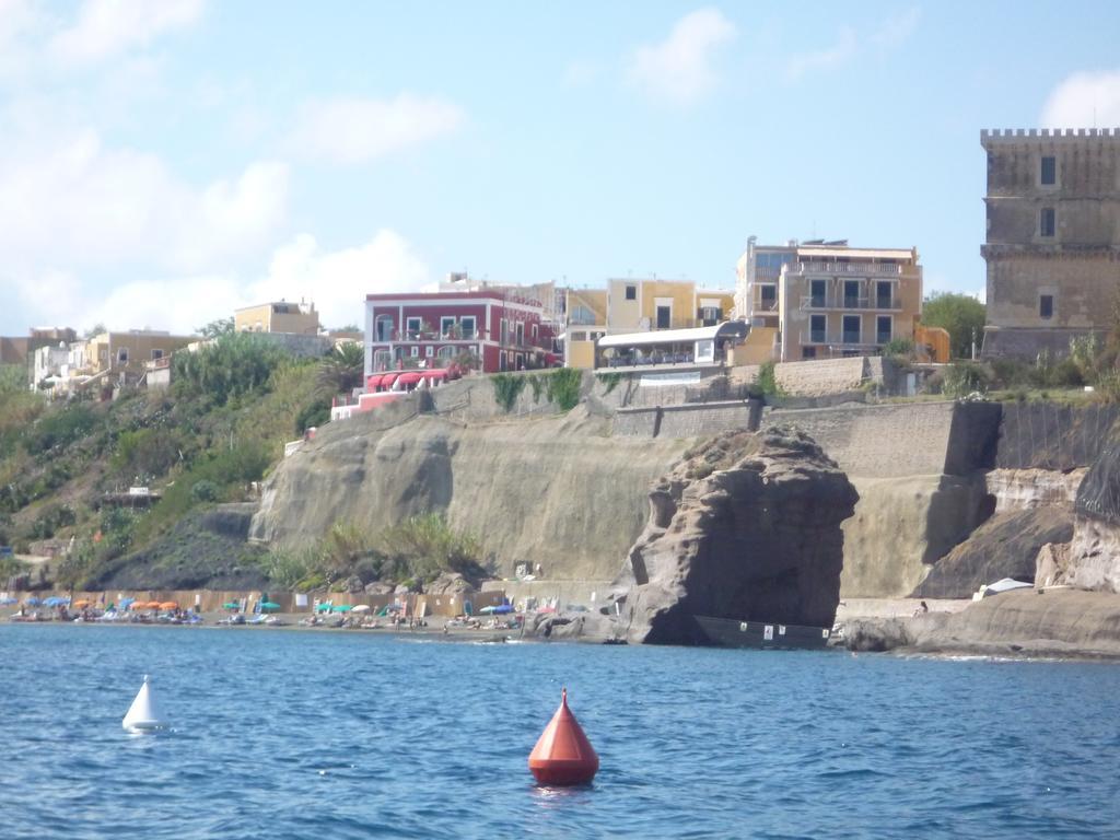 Hotel Villa Iulia Ventotene Eksteriør bilde