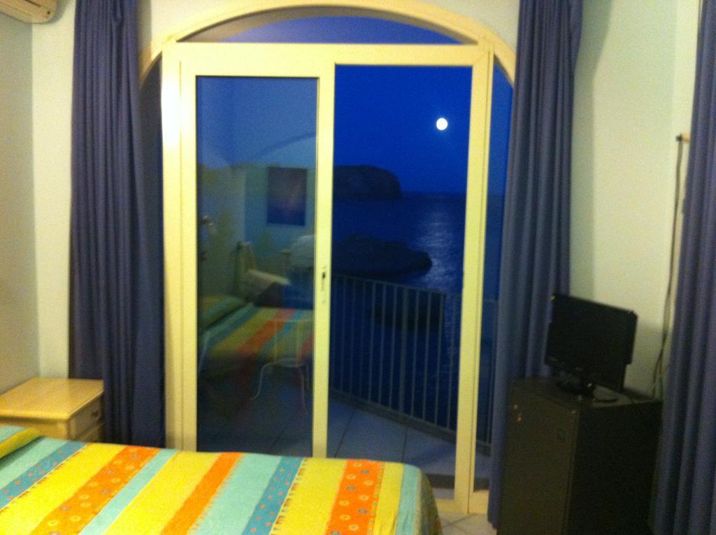 Hotel Villa Iulia Ventotene Eksteriør bilde