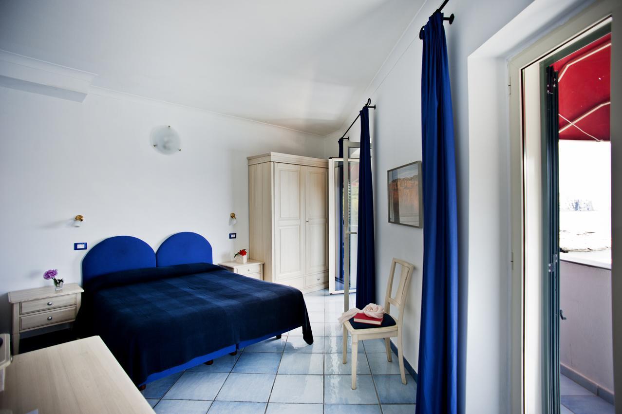 Hotel Villa Iulia Ventotene Eksteriør bilde